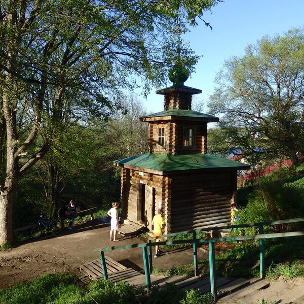 Воскресенский собор и источник