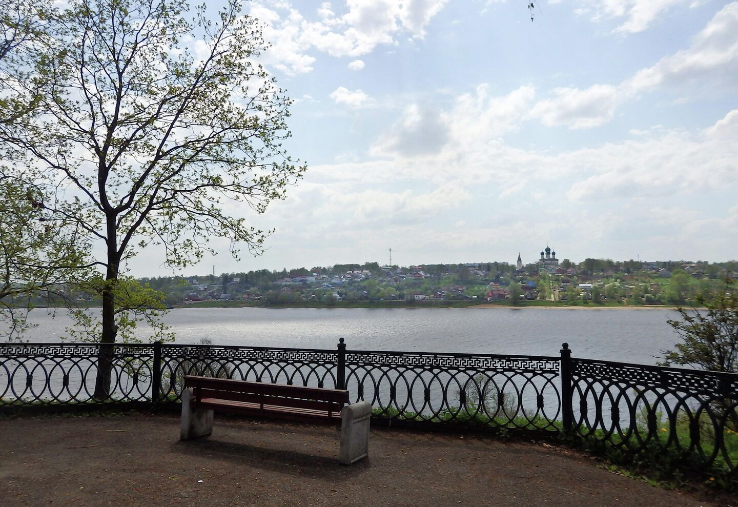 Кустодиевская набережная