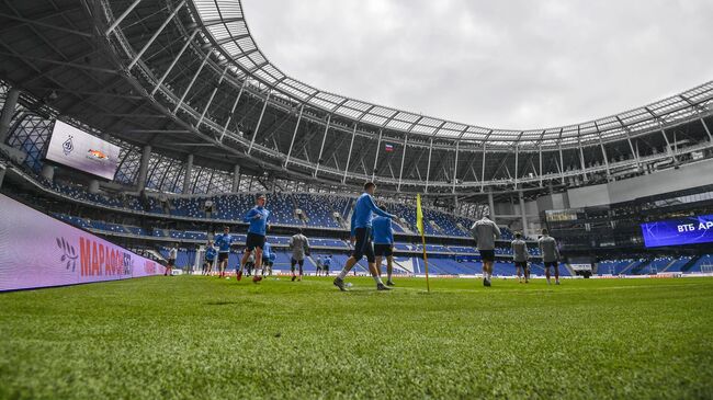 Футбол. Тренировка ФК Динамо на новом стадионе