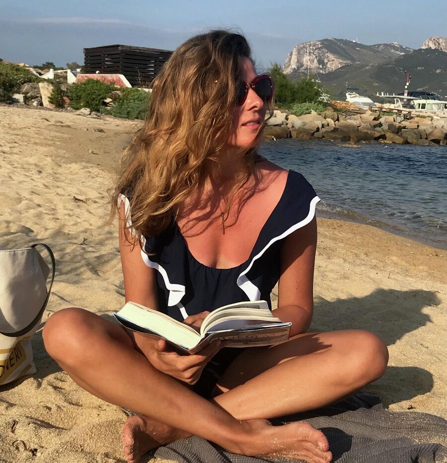 Жанна Бадоева на пляже в Италии