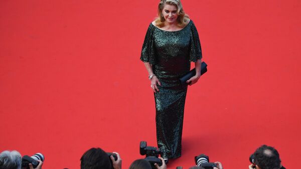 Французская актриса Катрин Денёв на красной дорожке церемонии закрытия 72-го Каннского международного кинофестиваля