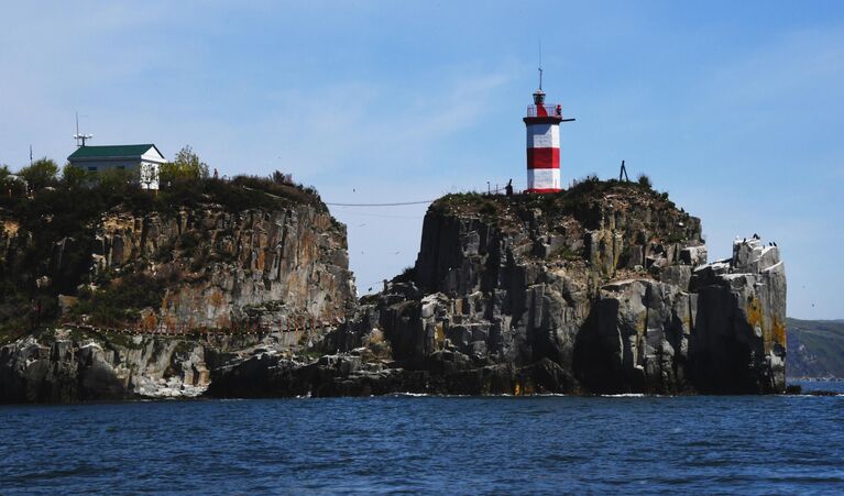 Маяк Басаргина на одноименном полуострове во Владивостоке Маяк Басаргина на одноименном полуострове во Владивостоке