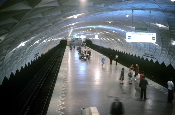 Центральный зал станции метро Спортивная в Харькове Центральный зал станции метро Спортивная в Харькове