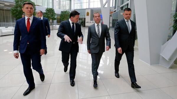 Дмитрий Медведев во время посещения Центра управления регионом в Доме правительства Московской области. 28 мая 2019