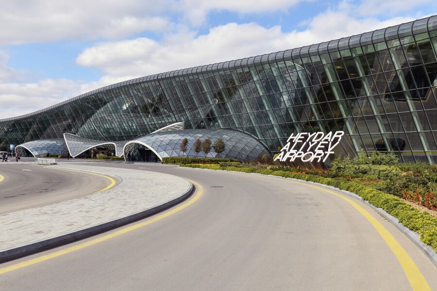 Здание Международного аэропорта имени Гейдара Алиева в Баку