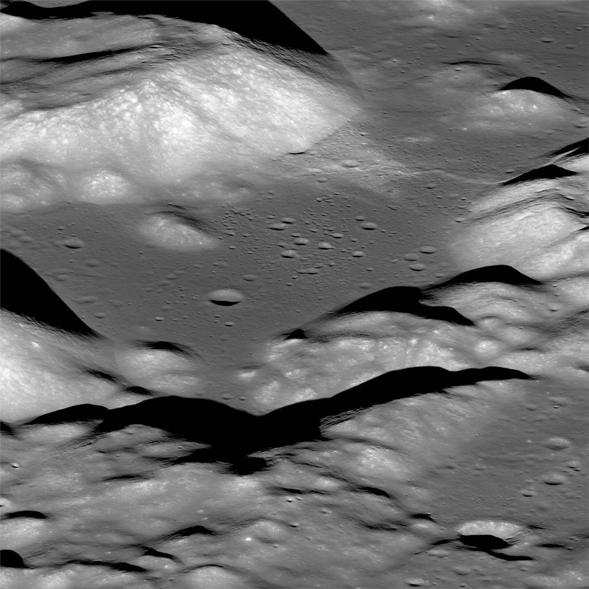Долина Таурус-Литтроу, снятый космическим кораблем NASA Lunar Reconnaissance Orbiter - РИА Новости, 1920, 10.02.2021