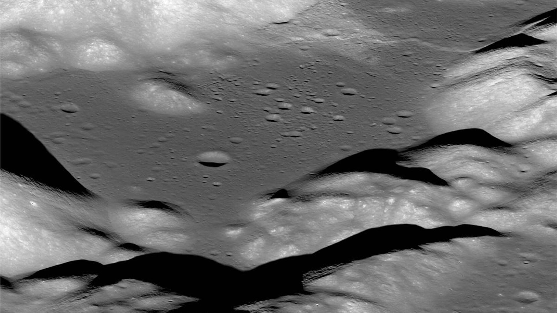 Долина Таурус-Литтроу, снятый космическим кораблем NASA Lunar Reconnaissance Orbiter - РИА Новости, 1920, 26.10.2020