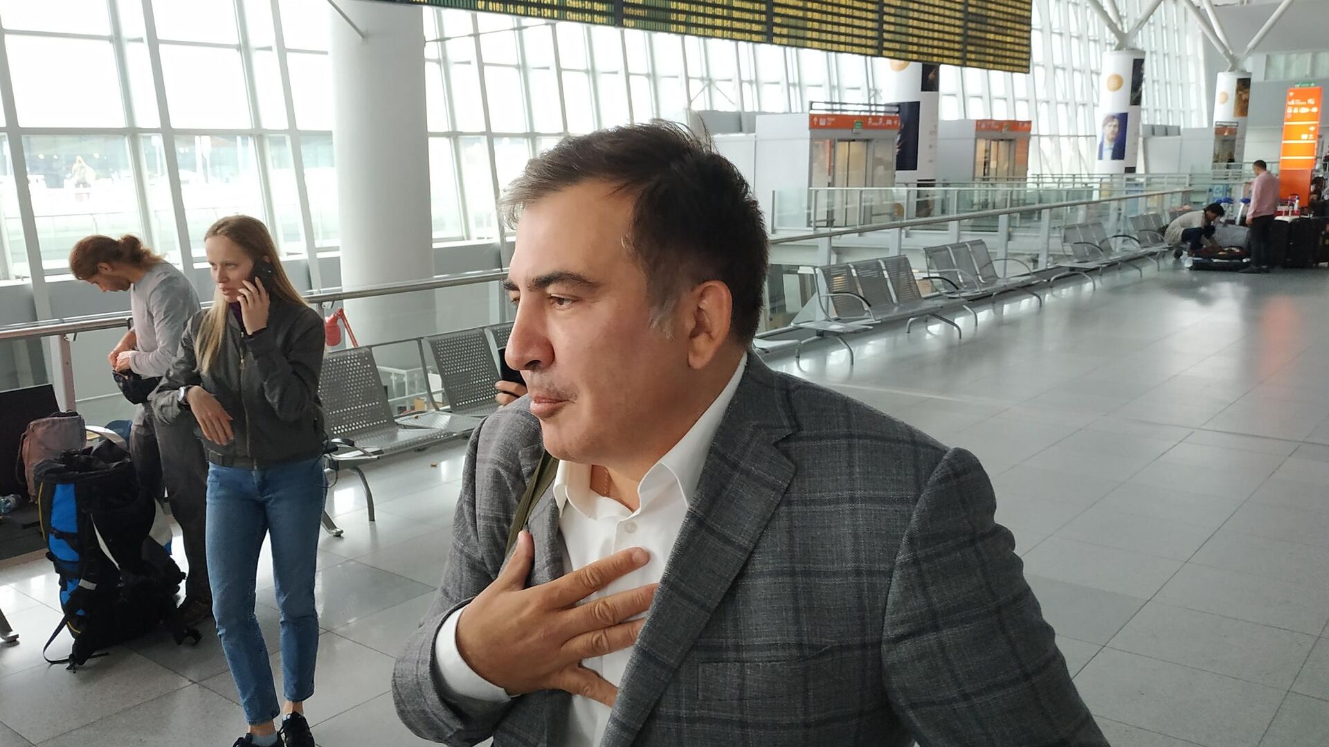 Михаил Саакашвили в аэропорту Варшавы - РИА Новости, 1920, 01.10.2021