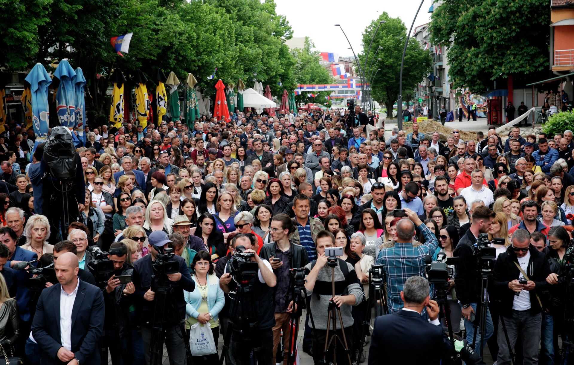 Косовские сербы проводят в городе Косовска-Митровица акцию протеста против действий Приштины в Косово. 29 мая 2019 - РИА Новости, 1920, 17.05.2024