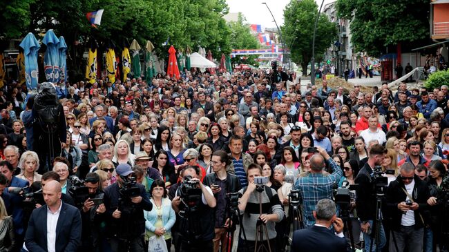 Косовские сербы проводят в городе Косовска-Митровица акцию протеста против действий Приштины в Косово. 29 мая 2019