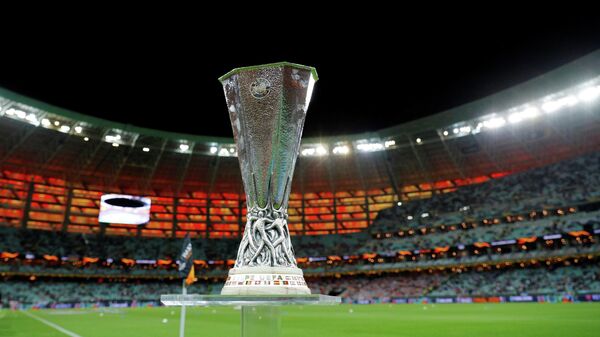 Трофей Лиги Европы на стадионе в Баку