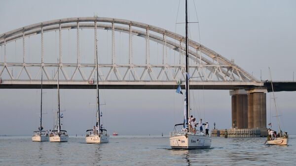 Яхты участников парусной регаты, которая проходит в рамках туристического проекта Золотое кольцо Боспорского царства в Керченском проливе