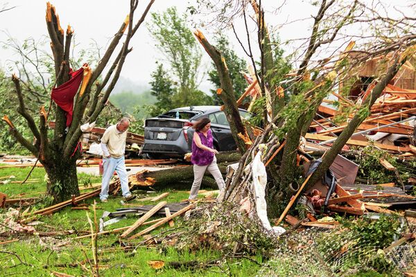 Последствия торнадо в американском штате Канзас, США