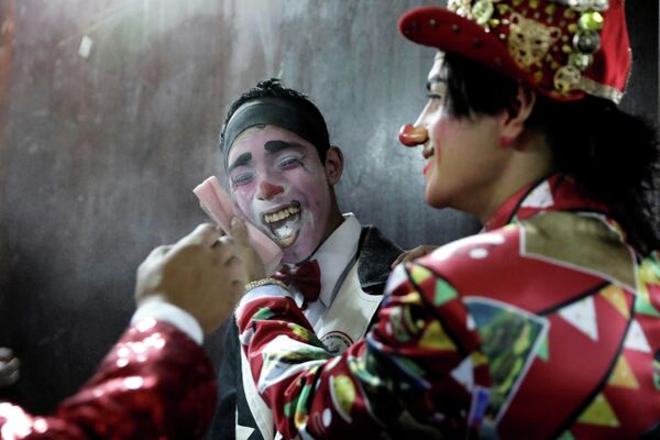 Празднование Дня клоуна в Перу