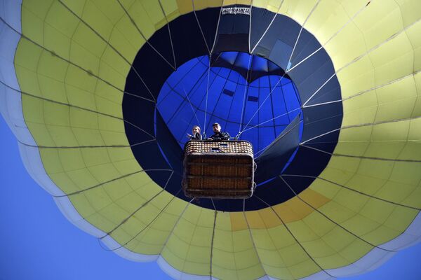 Воздушный шар на фестивале воздухоплавания Крымская весна у поселка Белая скала
