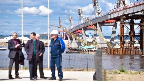 Стыковка международного трансграничного автомобильного моста через реку Амур в районе российского города Благовещенска и китайского города Хэйхэ. 31 мая 2019