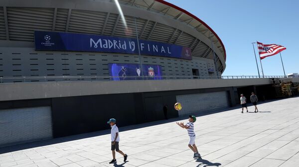 Жить спортом: болельщики заполонили Мадрид в преддверии Лиги чемпионов