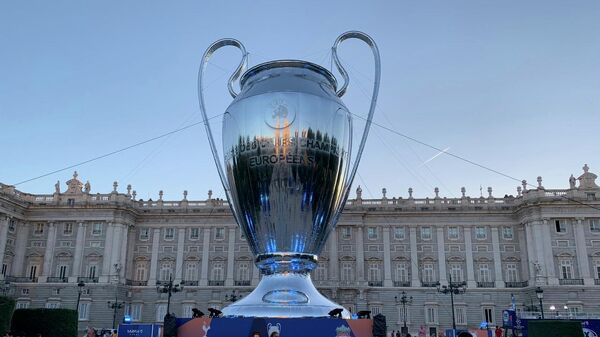 Кубок Лиги чемпионов в центре Мадрида