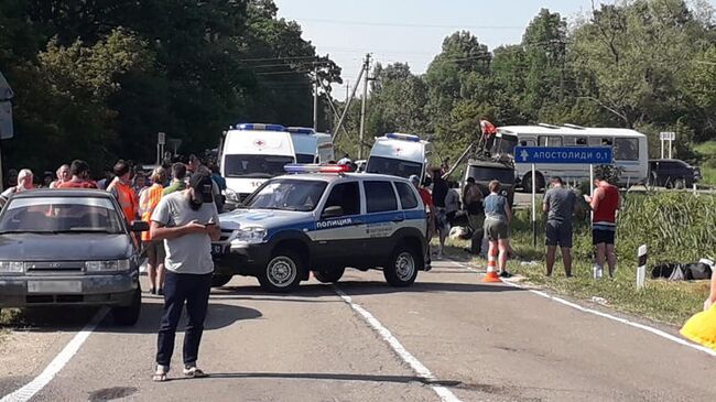 На месте столкновения  пассажирского поезда с грузовой автоцистерной с дизельным топливом в Адыгее. 1 июня 2019