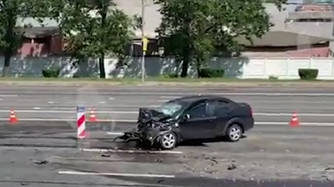 В Сети появилось видео с места массового ДТП на Кутузовском проспекте в Москве