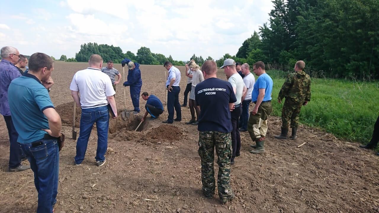 Следственные действия на месте захоронения мужчины в районе села Теньгушево - РИА Новости, 1920, 13.09.2019