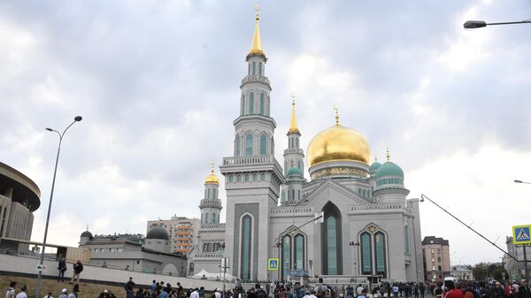LIVE: Московская община мусульман празднует Ураза-байрам
