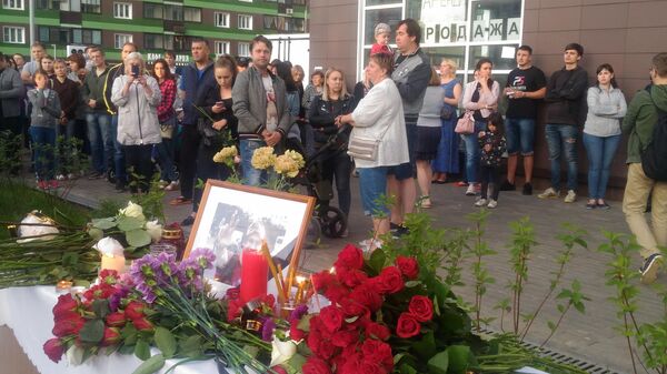 Цветы на месте убийства Никиты Белянкина