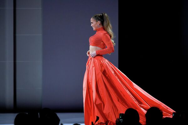Дженнифер Лопез на церемонии вручения премии Совета модельеров Америки