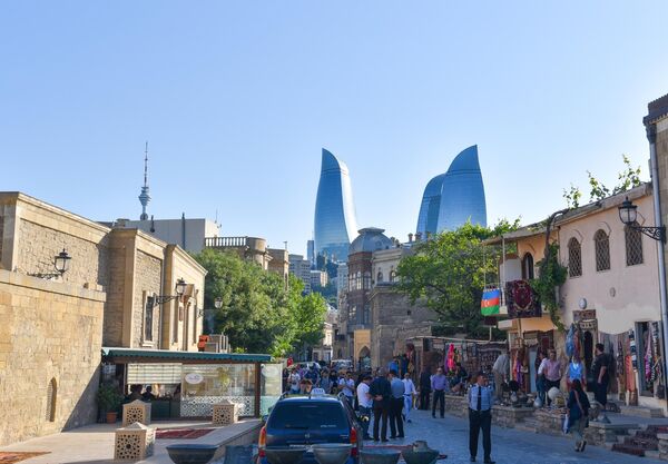 Улица Асефа Зейналлы в Старом городе в Баку