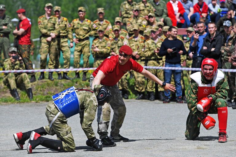 Рукопашный поединок на квалификационных испытаниях на право ношения крапового берета среди военнослужащих и сотрудников подразделений специального назначения Сибирского округа Росгвардии