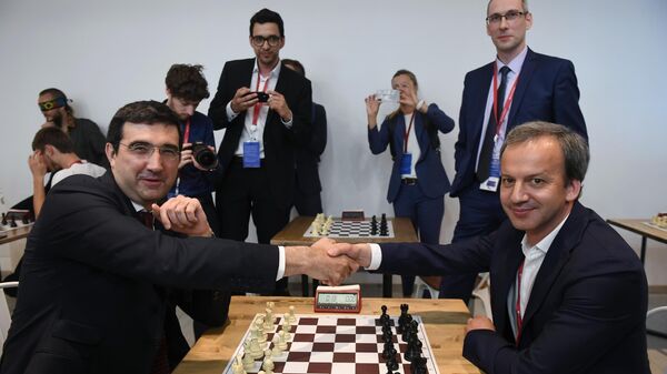 Чемпион мира по шахматам Владимир Крамник и председатель Международной федерации шахмат (FIDE) Аркадий Дворкович на Петербургском международном экономическом форуме 2019 