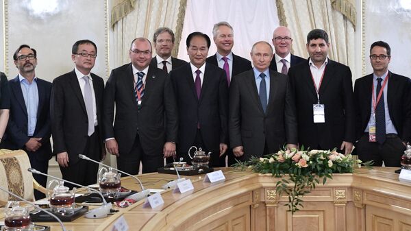 Президент РФ Владимир Путин во время встречи с руководителями и главными редакторами ведущих мировых информационных агентств в рамках ПМЭФ-2019