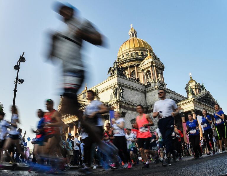 Участники во время забега SPIEF Race в рамках Петербургского международного экономического форума