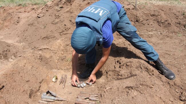 Разминирование территории в Донецкой области 