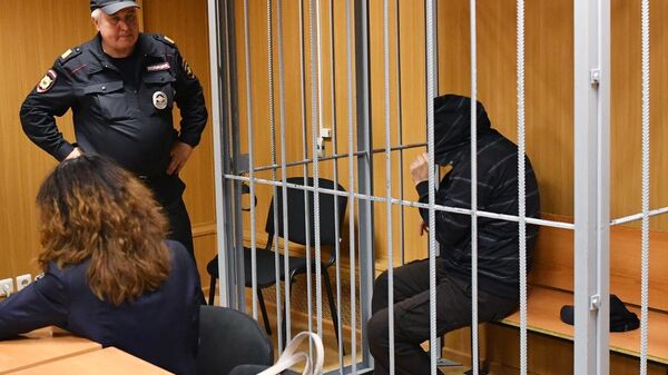 Подозреваемый в убийстве бизнесмена Шабтая фон Калмановича во время избрания меры пресечения в Пресненском суде Москвы. 6 июня 2019
