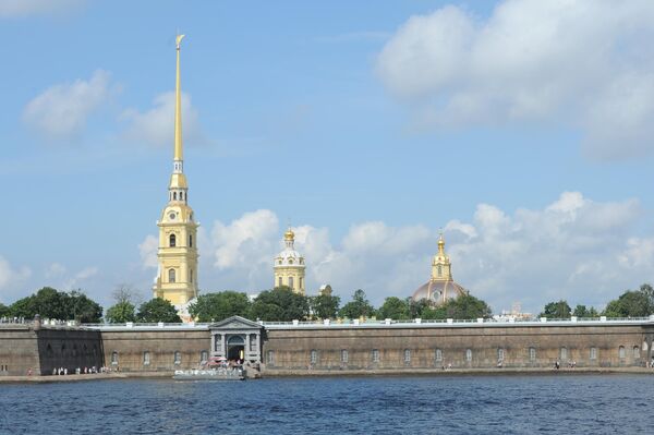 Петропавловская крепость на Неве в Санкт-Петербурге