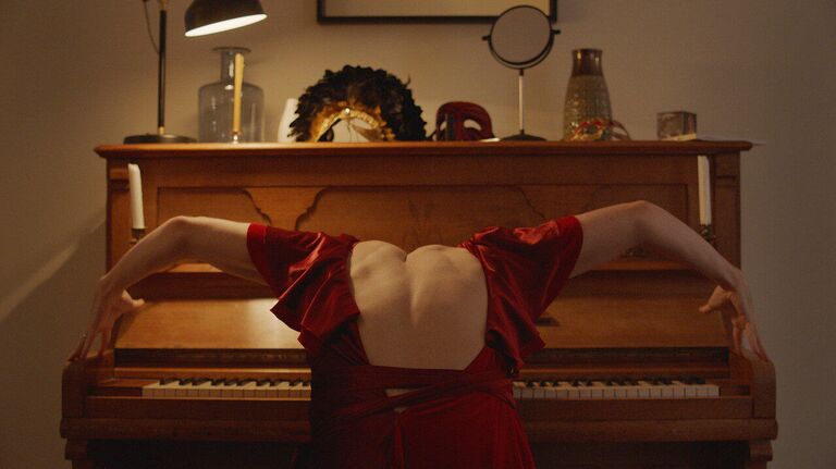 Кадр из фильма из фильма Троица (реж. Ян Гэ) Кадр из фильма из фильма Троица (реж. Ян Гэ)