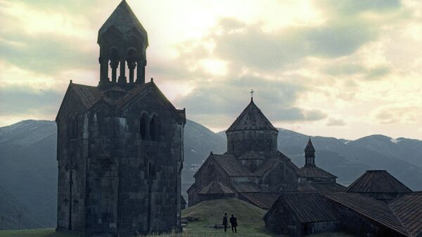 Ахпатский монастырь и колокольня в селе Ахпат на севере Армении