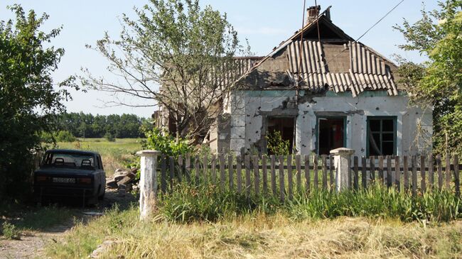 Жилой дом в поселке Новая Марьевка в Донецкой области, пострадавший в результате обстрела