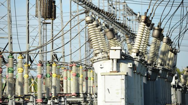 Разъединители высокого напряжения на электроподстанции Тамбовской ТЭЦ