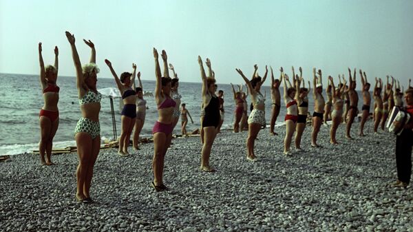 Оздоровительная гимнастика на пляже