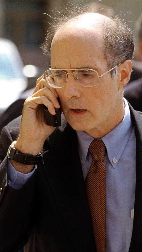 Заместитель госсекретаря США Строуб Тэлботт после переговоров в МИД в Москве. 12 июня 1999