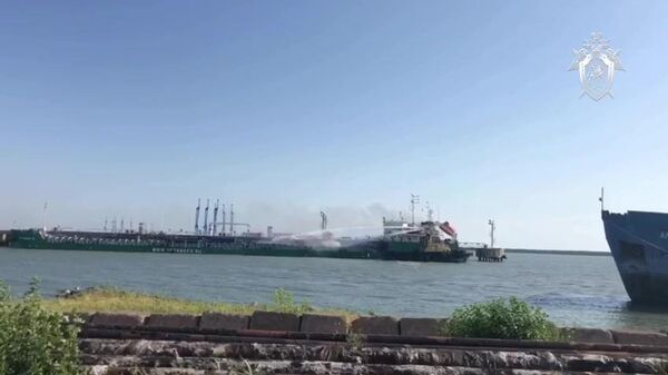 Взрыв на танкере в порту Махачкалы 