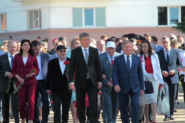 Радий Хабиров принял участие в праздничных мероприятиях Радий Хабиров принял участие в праздничных мероприятиях