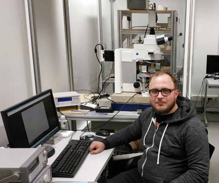 Сотрудник лаборатории новых магнитных материалов БФУ им. И. Канта Виктор Беляев Сотрудник лаборатории новых магнитных материалов БФУ им. И. Канта Виктор Беляев