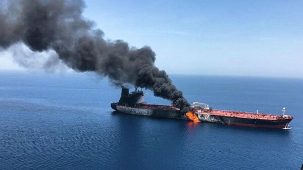 Пожар на одном из атакованных в Оманском заливе танкеров