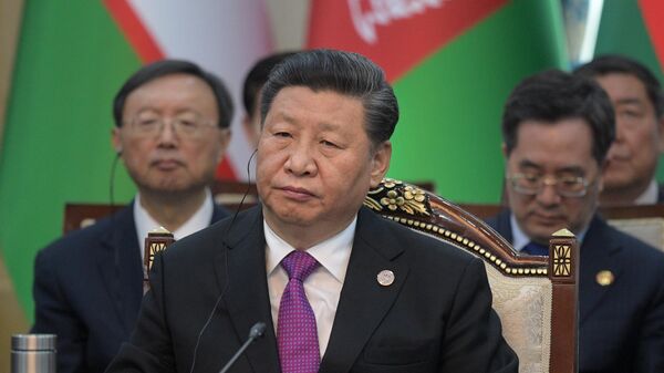  КНР Си Цзиньпин принимает участие в заседании Совета глав государств - членов Шанхайской организации сотрудничества в расширенном составе в государственной резиденции Ала-Арча в Бишкеке. 14 июня 2019