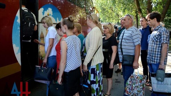 Жители ДНР выехали в Ростовскую область для получения паспортов граждан РФ