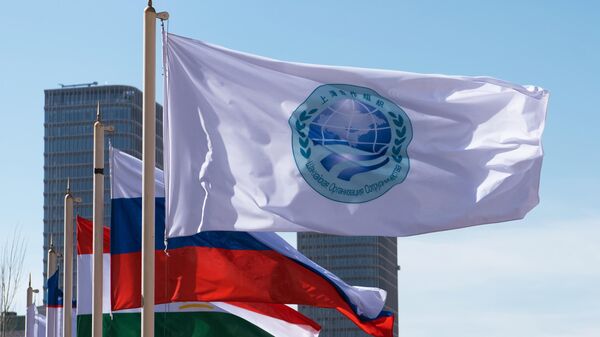 Флаг Шанхайской организации сотрудничества и флаги стран участниц ШОС