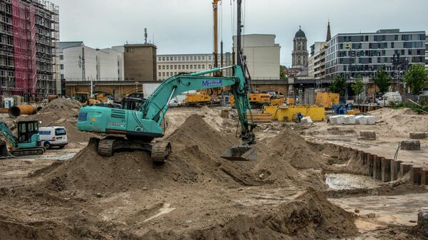 Строительные работы в центре Берлина, в ходе которых была обнаружена бомба времен Второй мировой войны. 14 июня 2019